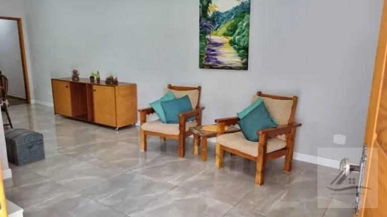Imagem Casa com 3 Quartos à Venda, 111 m²