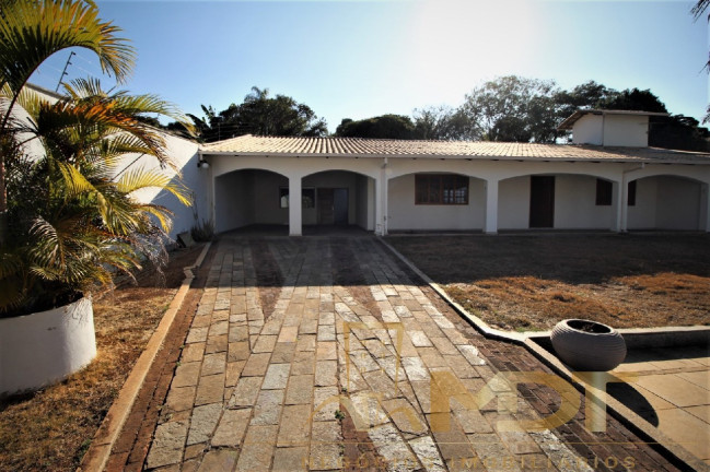 Imagem Casa com 3 Quartos à Venda, 260 m² em Braúnas - Belo Horizonte