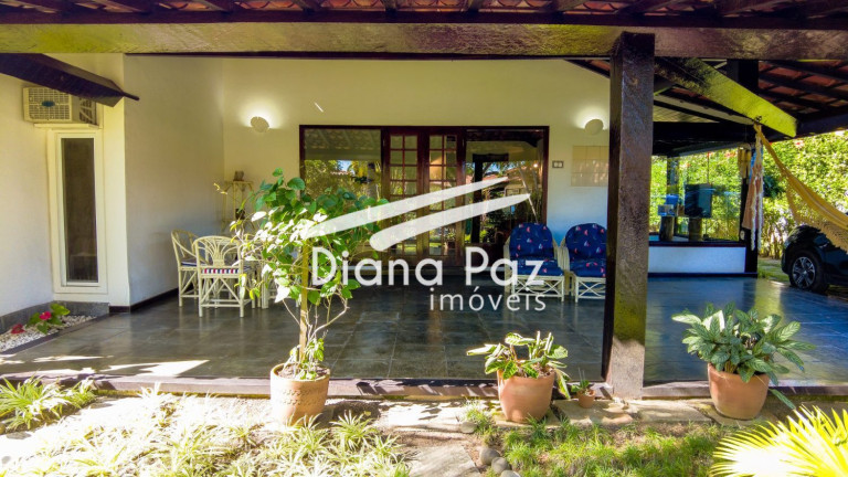Imagem Casa de Condomínio com 3 Quartos à Venda, 185 m² em Manguinhos - Búzios