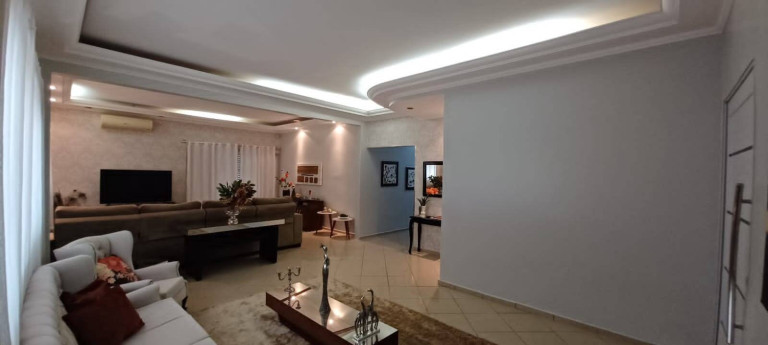 Imagem Casa com 4 Quartos à Venda, 1.800 m² em Centro - Cedral
