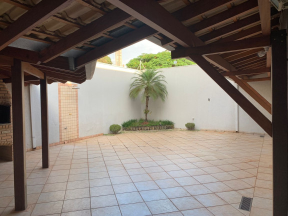Imagem Casa com 4 Quartos à Venda, 260 m² em Vila Santo Antônio - Bauru