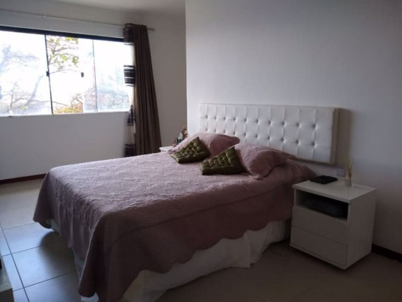 Imagem Casa com 6 Quartos à Venda ou Locação, 230 m² em Armação - Salvador