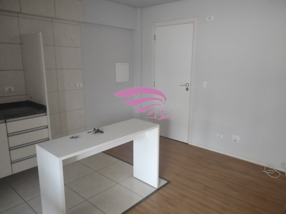 Imagem Imóvel com 1 Quarto à Venda, 31 m² em Centro - Curitiba Imagem Imóvel com 1 Quarto à Venda, 31 m² em Centro - Curitiba