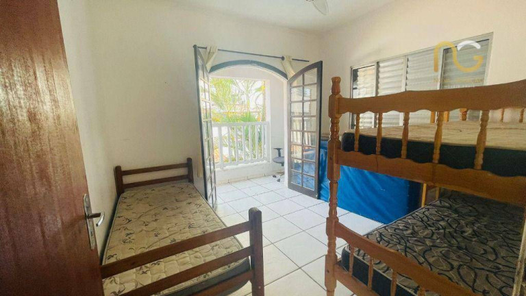 Imagem Casa com 4 Quartos à Venda, 300 m² em Canto Do Forte - Praia Grande Imagem Casa com 4 Quartos à Venda, 300 m² em Canto Do Forte - Praia Grande