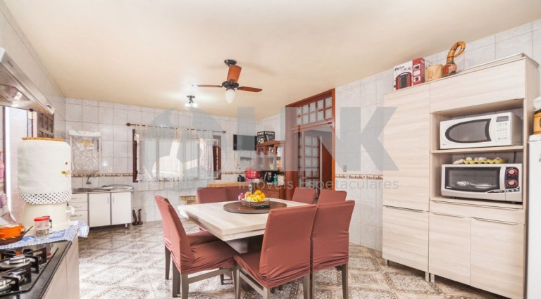 Imagem Casa com 3 Quartos à Venda, 198 m² em Jardim Itu - Porto Alegre Imagem Casa com 3 Quartos à Venda, 198 m² em Jardim Itu - Porto Alegre