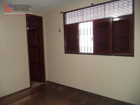 Imagem Casa com 4 Quartos à Venda, 312 m² em Candelária - Natal