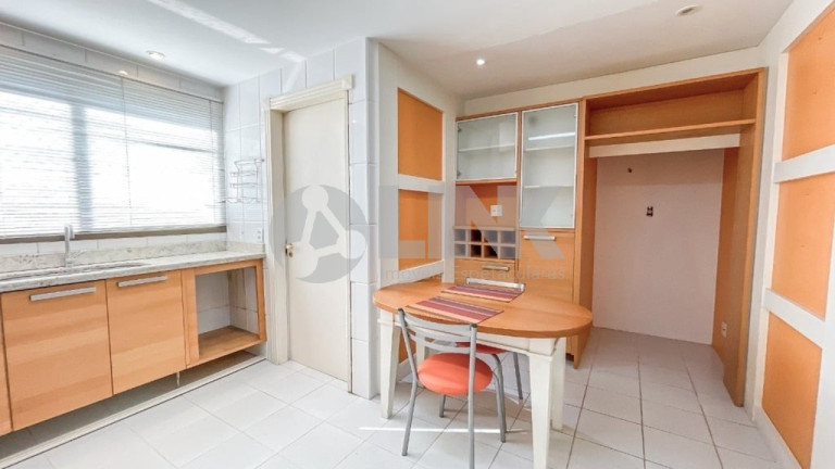Imagem Apartamento com 3 Quartos à Venda, 159 m² em Bela Vista - Porto Alegre Imagem Apartamento com 3 Quartos à Venda, 159 m² em Bela Vista - Porto Alegre