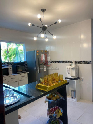 Imagem Imóvel com 4 Quartos à Venda, 400 m² em Cabo Frio