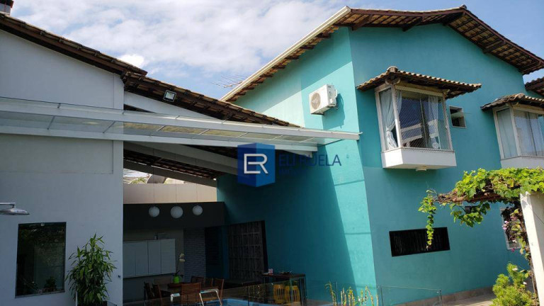Imagem Casa com 3 Quartos à Venda, 270 m² em Cocal - Vila Velha