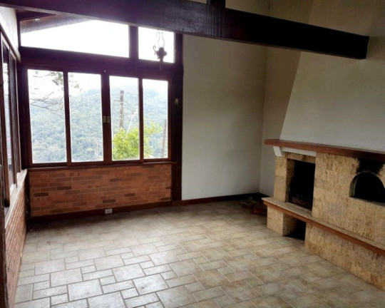 Imagem Casa com 4 Quartos à Venda, 305 m² em Vale Do Paraíso - Teresópolis