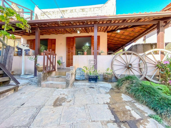 Casa com 2 Quartos à Venda, 100 m² em Pessegueiros - Teresópolis