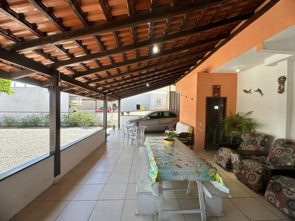 Imagem Casa com 4 Quartos à Venda, 220 m² em Centro - Balneário Barra Do Sul