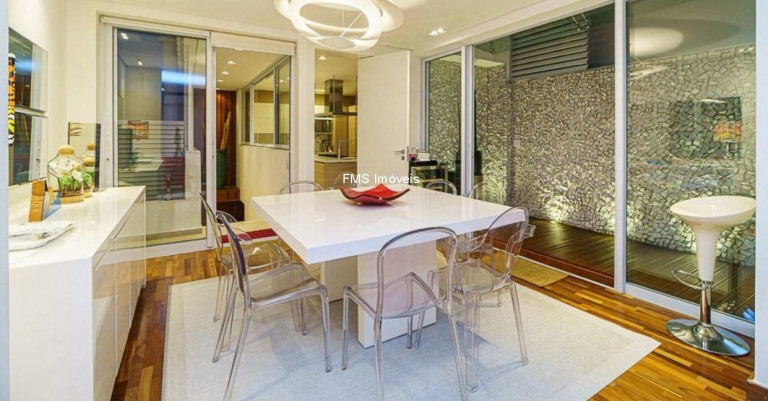 Casa com 3 Quartos à Venda, 520 m² em Pacaembu - São Paulo