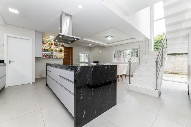 Imagem Casa com 1 Quarto à Venda, 290 m² em Santa Felicidade - Curitiba Imagem Casa com 1 Quarto à Venda, 290 m² em Santa Felicidade - Curitiba