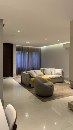 Imagem Casa com 3 Quartos à Venda, 250 m² Imagem Casa com 3 Quartos à Venda, 250 m²