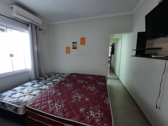 Imagem Casa com 3 Quartos para Temporada, em Bombas - Bombinhas Imagem Casa com 3 Quartos para Temporada, em Bombas - Bombinhas