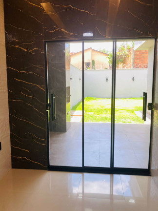Imagem Casa com 3 Quartos à Venda, 253 m² em Residencial Santa Fé I - Goiânia
