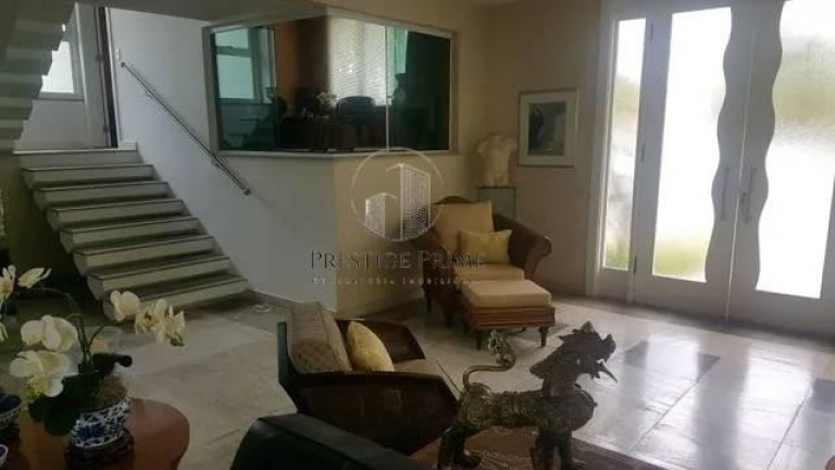 Imagem Casa com 4 Quartos à Venda, 504 m²