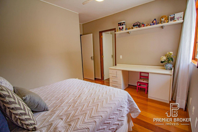 Imagem Casa com 5 Quartos à Venda, 430 m² em Golfe - Teresópolis