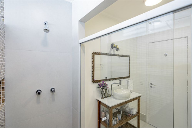 Imagem Imóvel com 3 Quartos à Venda, em Higienópolis - São Paulo Imagem Imóvel com 3 Quartos à Venda, em Higienópolis - São Paulo