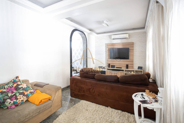 Imagem Casa com 4 Quartos à Venda, 511 m² em Vila Yolanda - Osasco Imagem Casa com 4 Quartos à Venda, 511 m² em Vila Yolanda - Osasco