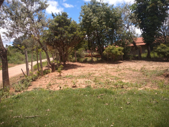Imagem Chácara com 2 Quartos à Venda, 3.000 m² em Centro - Capela Do Alto Imagem Chácara com 2 Quartos à Venda, 3.000 m² em Centro - Capela Do Alto