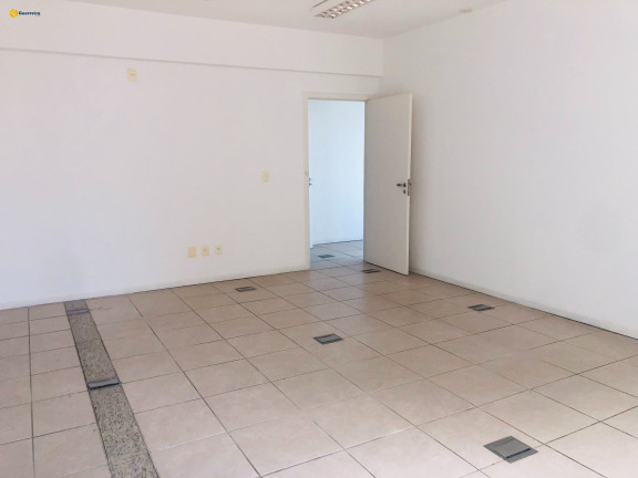 Sala Comercial à Venda, 294 m² em Centro - Florianópolis