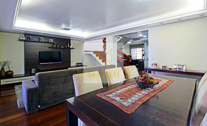 Imagem Casa com 4 Quartos à Venda, 300 m² em Ipanema - Porto Alegre