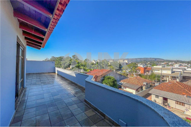 Imagem Imóvel com 3 Quartos à Venda, 260 m² em Jardim Itu - Porto Alegre Imagem Imóvel com 3 Quartos à Venda, 260 m² em Jardim Itu - Porto Alegre