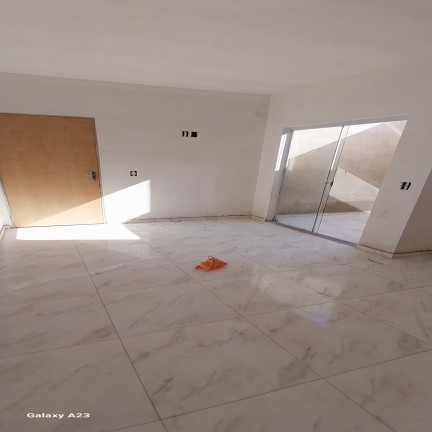 Casa com 2 Quartos à Venda,  em Parque Real - Pouso Alegre
