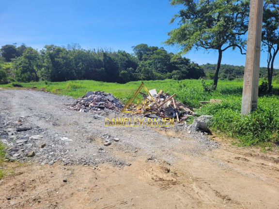 Terreno à Venda, 318 m² em Joinville
