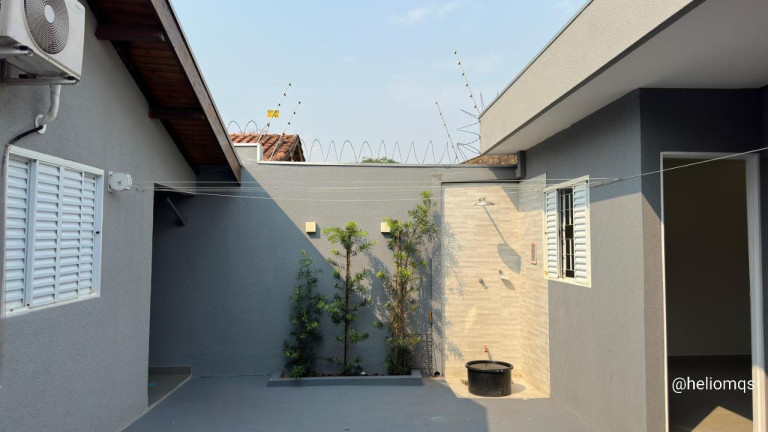 Imagem Casa com 3 Quartos à Venda, 200 m² em Parque Residencial Rita Vieira - Campo Grande
