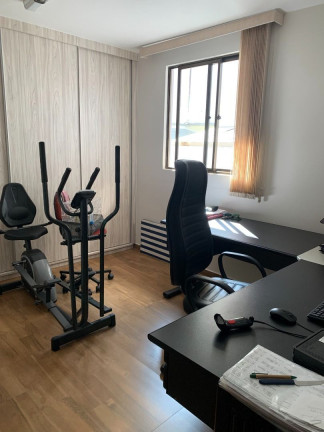 Imagem Casa com 4 Quartos à Venda,  em Uberaba - Curitiba