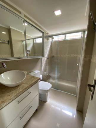 Imagem Imóvel com 3 Quartos à Venda, 61 m² em Cristal - Porto Alegre Imagem Imóvel com 3 Quartos à Venda, 61 m² em Cristal - Porto Alegre