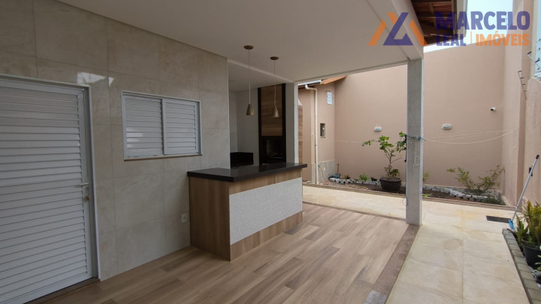 Imagem Casa com 3 Quartos à Venda, 247 m² em Candeias - Vitória Da Conquista Imagem Casa com 3 Quartos à Venda, 247 m² em Candeias - Vitória Da Conquista
