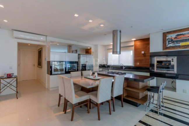 Imagem Apartamento com 3 Quartos à Venda, 151 m² em Centro - Balneário Camboriú Imagem Apartamento com 3 Quartos à Venda, 151 m² em Centro - Balneário Camboriú