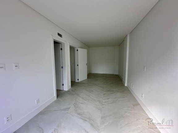 Imagem Apartamento com 3 Quartos à Venda, em Jurerê - Florianópolis Imagem Apartamento com 3 Quartos à Venda, em Jurerê - Florianópolis
