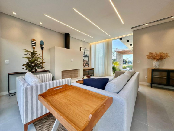Imagem Casa com 4 Quartos à Venda, em -- - Capao Da Canoa Imagem Casa com 4 Quartos à Venda, em -- - Capao Da Canoa