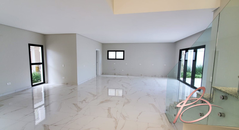 Imagem Casa com 4 Quartos à Venda, 250 m² em Barra - Balneário Camboriú Imagem Casa com 4 Quartos à Venda, 250 m² em Barra - Balneário Camboriú