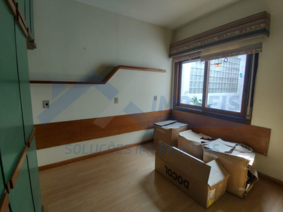 Imagem Sobrado com 3 Quartos à Venda,  em Petrópolis - Porto Alegre