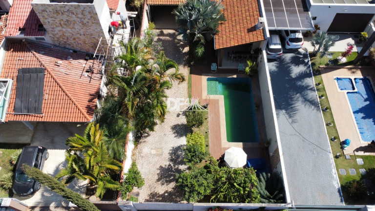 Imagem Casa com 4 Quartos à Venda, 261 m² em Setor Habitacional Arniqueira (águas Claras) - Brasília Imagem Casa com 4 Quartos à Venda, 261 m² em Setor Habitacional Arniqueira (águas Claras) - Brasília