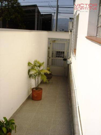 Imagem Casa com 8 Quartos à Venda, 275 m² em Jardim Santista - Mogi Das Cruzes