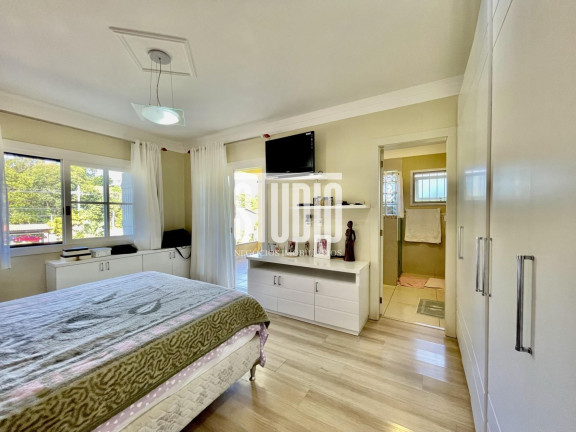 Imagem Casa com 3 Quartos à Venda, 3.000 m² em Centro - Garibaldi Imagem Casa com 3 Quartos à Venda, 3.000 m² em Centro - Garibaldi