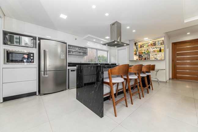 Imagem Casa com 1 Quarto à Venda, 290 m² em Santa Felicidade - Curitiba Imagem Casa com 1 Quarto à Venda, 290 m² em Santa Felicidade - Curitiba