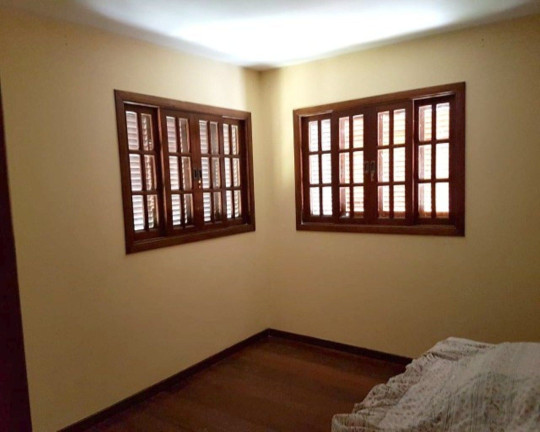 Imagem Casa com 4 Quartos à Venda, 305 m² em Vale Do Paraíso - Teresópolis