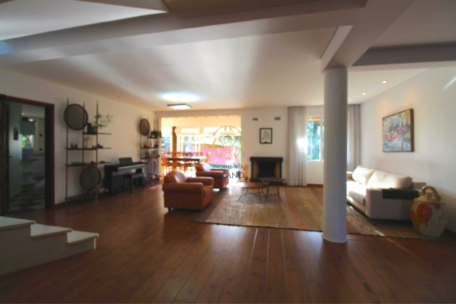 Imagem Casa com 4 Quartos à Venda, 938 m² em Santa Cândida - Curitiba