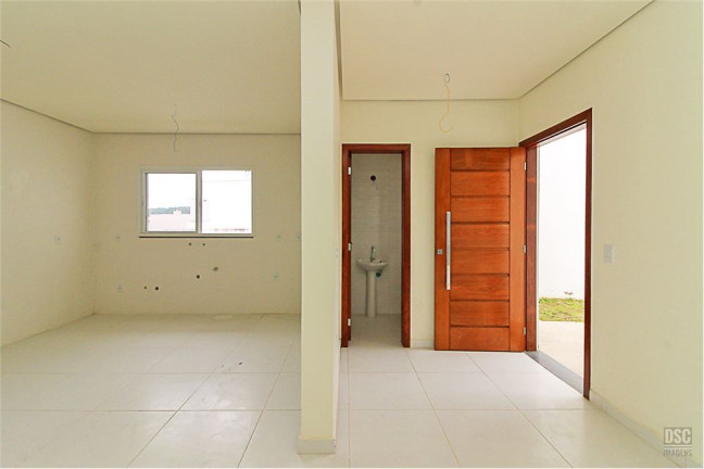 Imagem Casa com 3 Quartos à Venda, em Hípica - Porto Alegre Imagem Casa com 3 Quartos à Venda, em Hípica - Porto Alegre