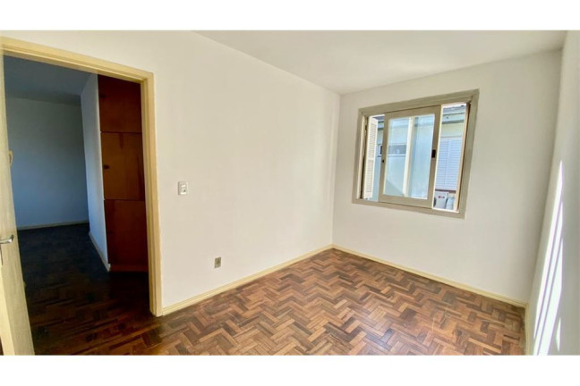 Imagem Imóvel com 2 Quartos à Venda,  em Menino Deus - Porto Alegre