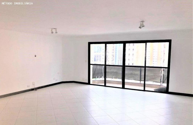 Imagem Imóvel com 3 Quartos à Venda, 240 m² em Itaim Bibi - São Paulo