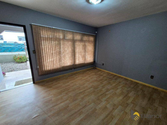 Imagem Casa com 3 Quartos à Venda ou Locação, 240 m² em Velha - Blumenau